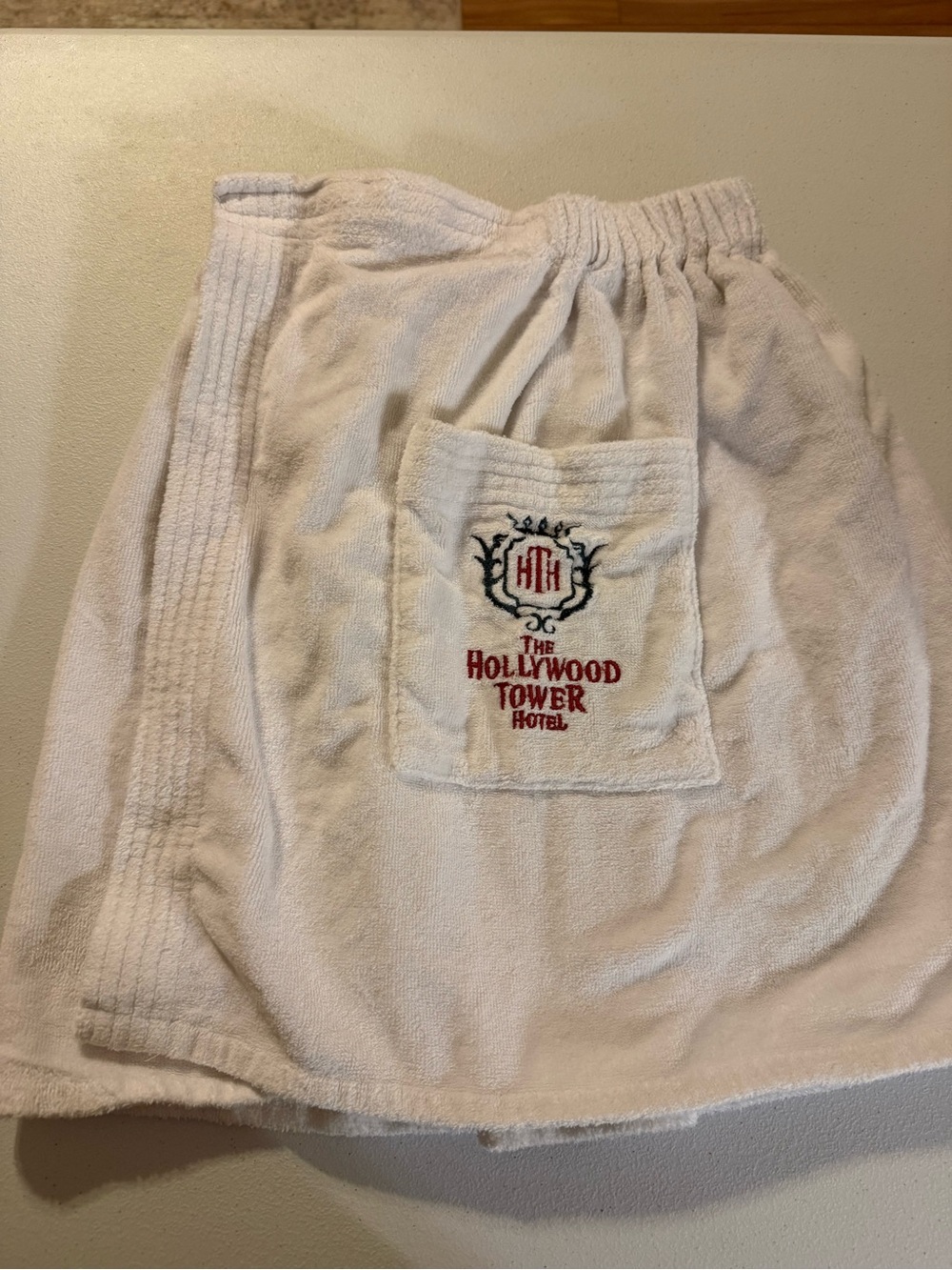 RARE Disney Parks Hollywood Tower Hotel Bath Towel Wrap Velcro Embroidered OS